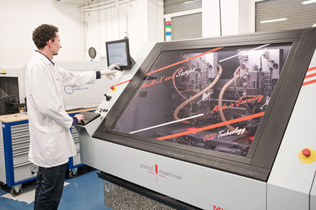 Zaproszenie na wykład - widok sali laboratoryjnej